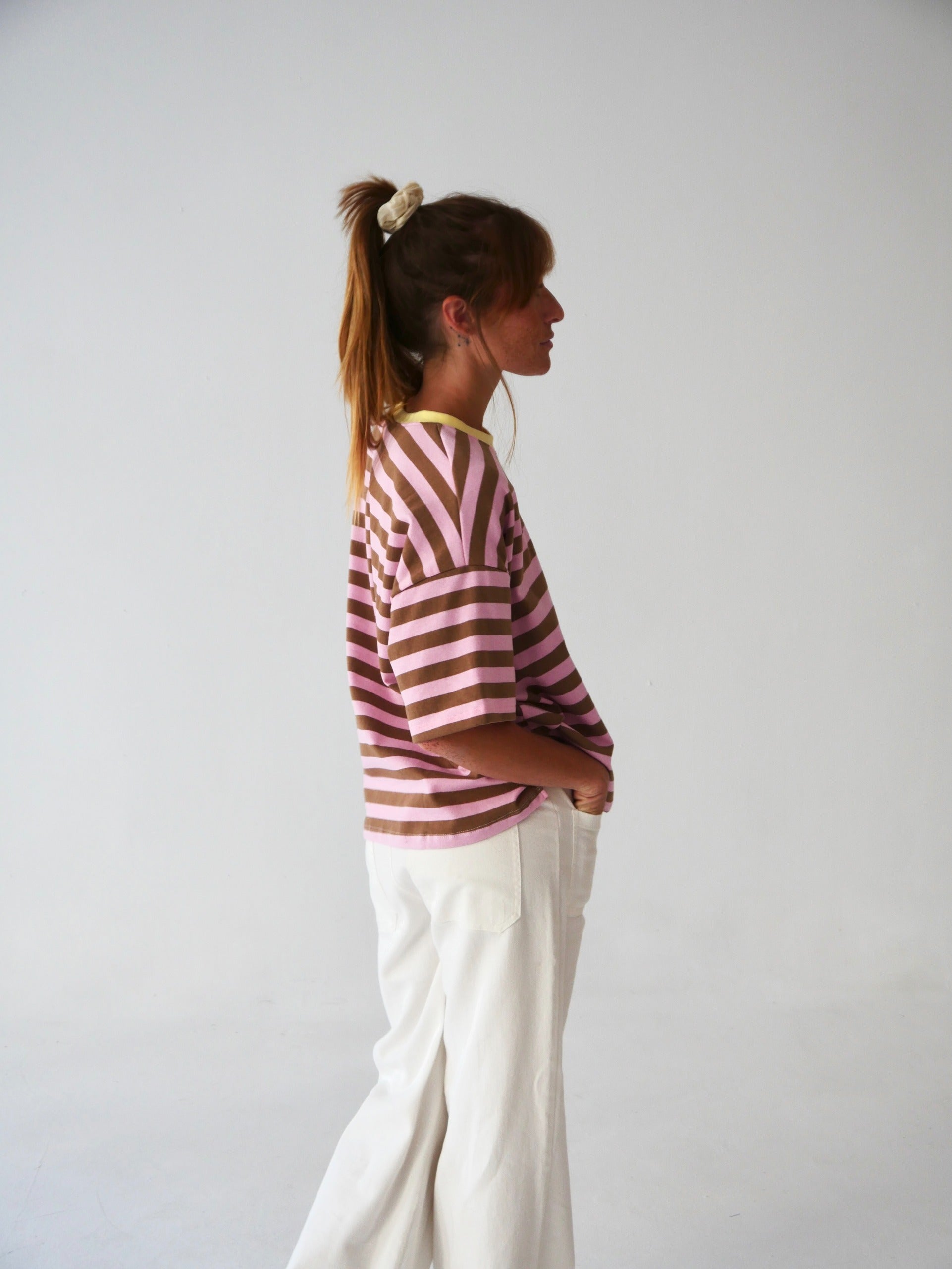 Camiseta Nunu marrón y rosa