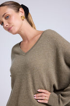 Maglione a poncho con scollo a V Zancha - Verde kaki - Donna