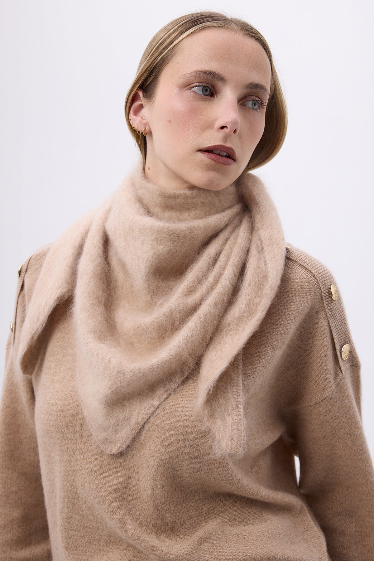 Oversized Trekantet Bandana – Børstet Kaskmirbandana Zeno - Cremebeige - Dame