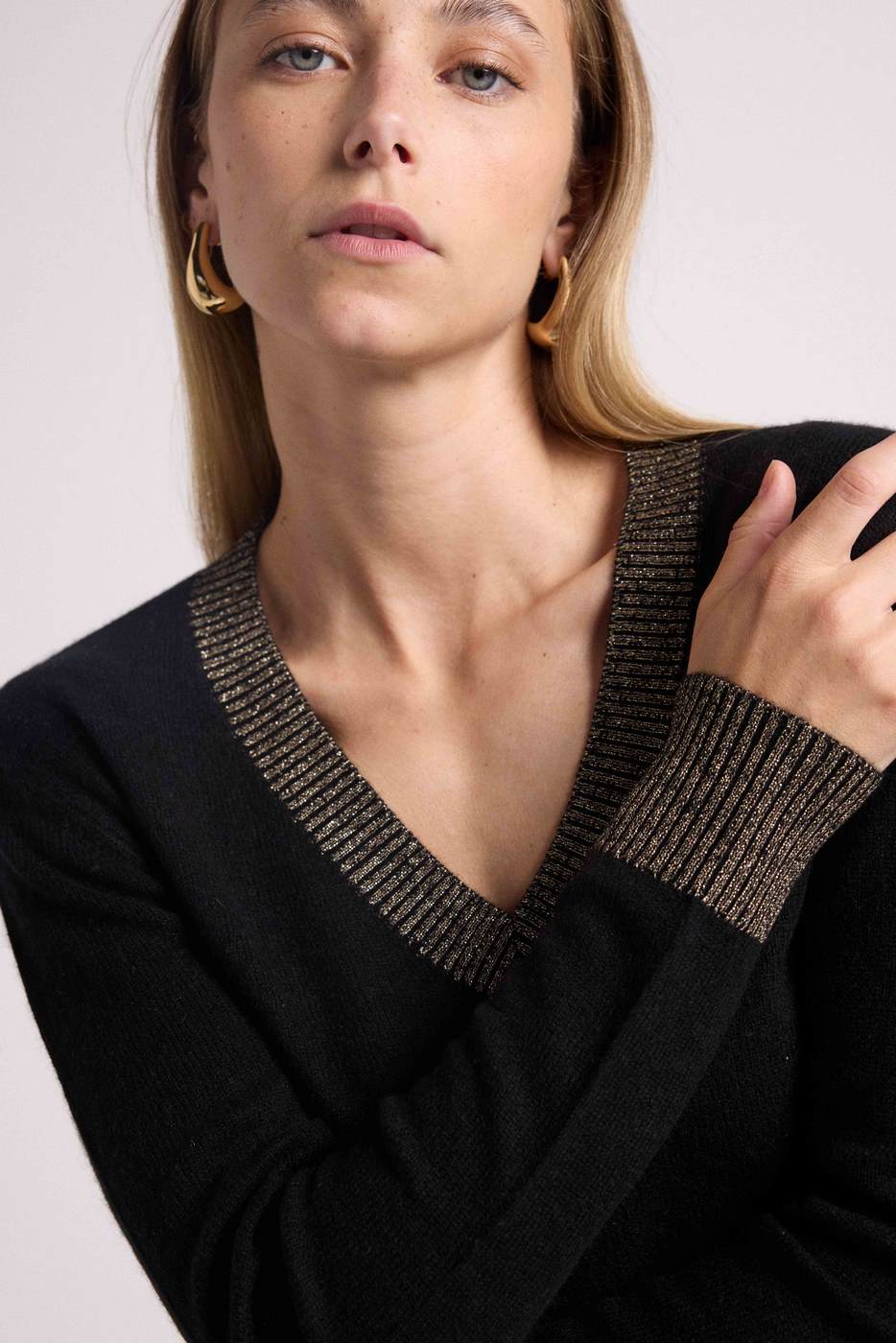 Zephana Color Rib V-Neck Sweater - Black Gold