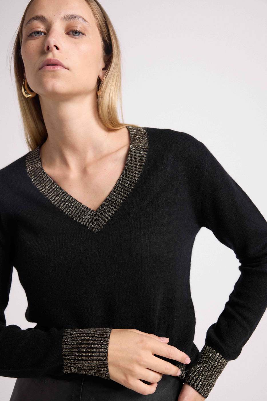 Zephana Color Rib V-Neck Sweater - Black Gold