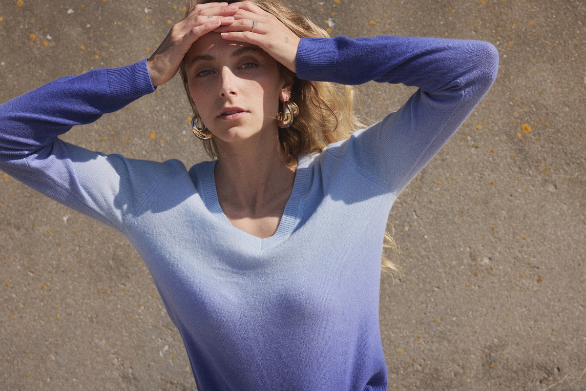 Pull Col V Dip Dye Zip - Bleu