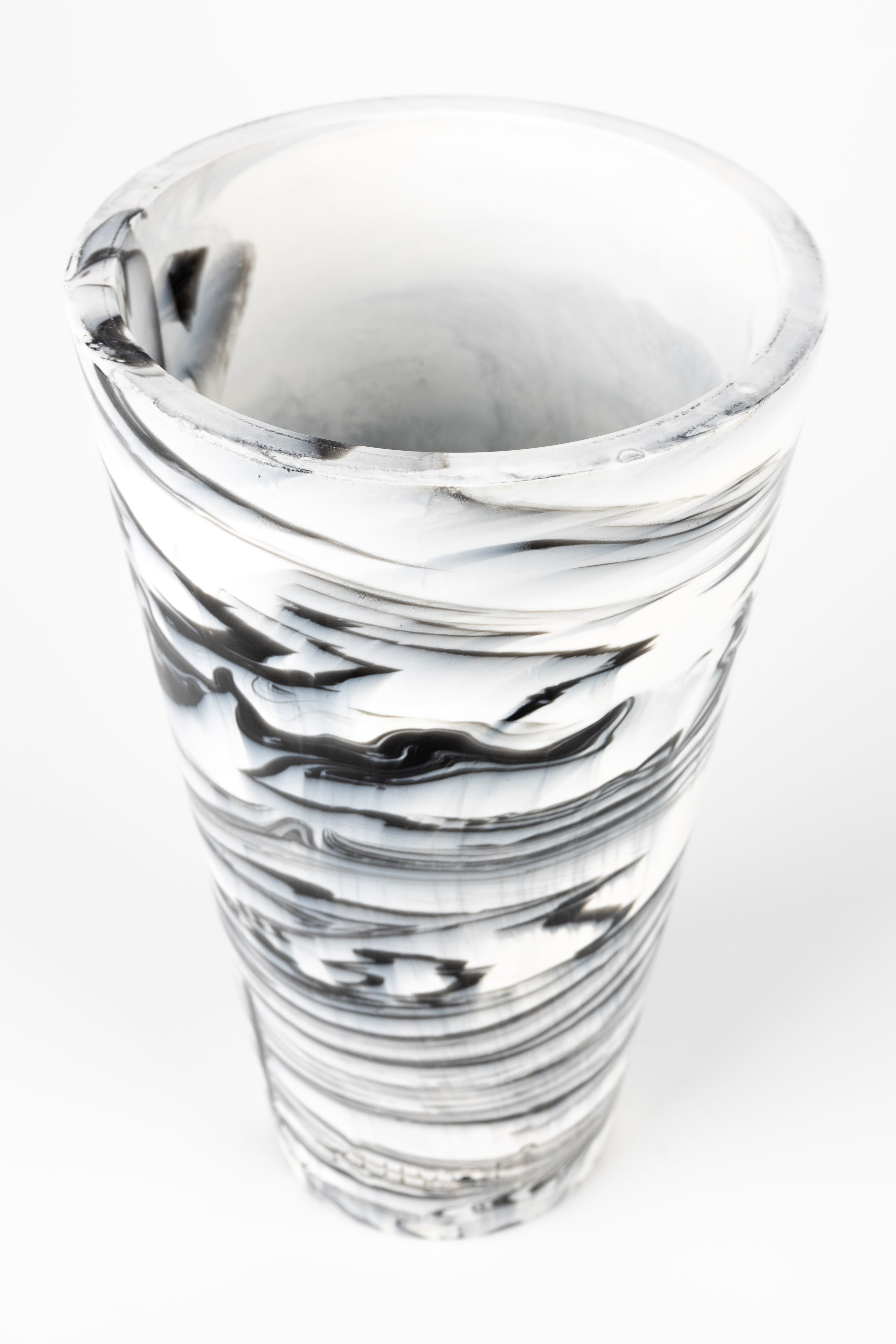 Conic S - Jarrón - Resina - Negro/Blanco/Gris