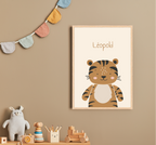 Affiche personnalisées - Animaux: cadre montrant un adorable tigre cartoon avec le prénom Léopold et décor minimaliste enfantin.