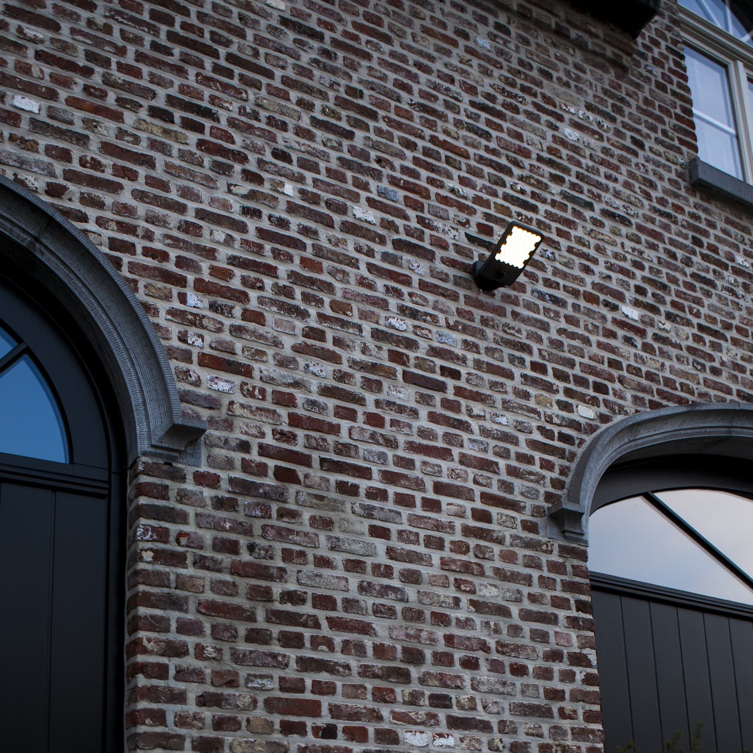 Atlantis Grey - Mains-Powered Wall Light - Aluminium - Dark Grey