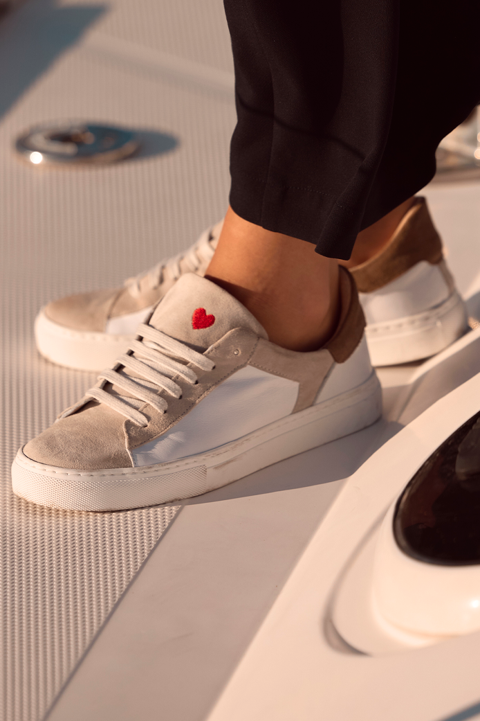 WHITE ASHLEY SNEAKER