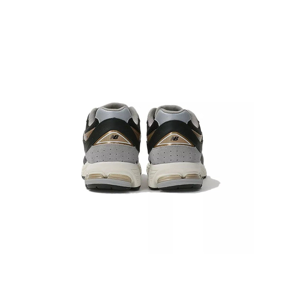 M2002 Trainers - Black/Gold
