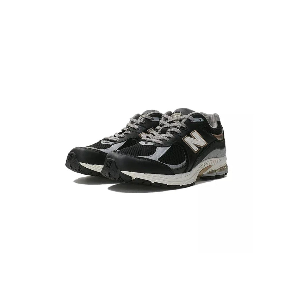 M2002 Trainers - Black/Gold
