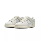 Nike Dunk Low Trainers - White, Silver