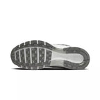 Zapatillas Nike P-6000 - Gris y blanco