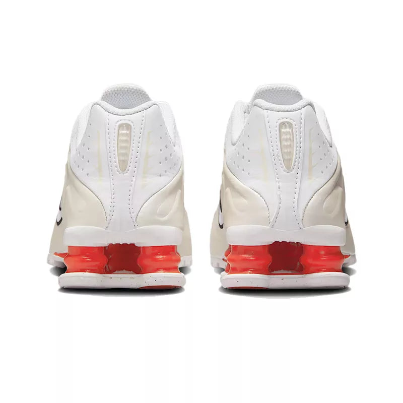 Baskets Nike Shox R4 Gs - Blanc Et Rouge