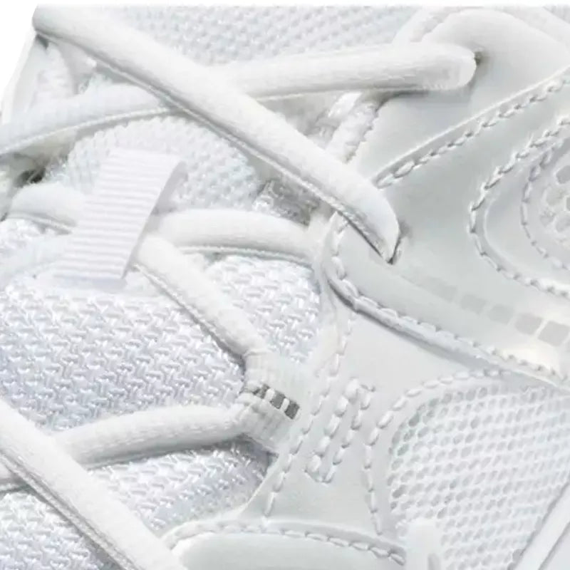 Nike V5 Rnr Sneakers - White, Silver