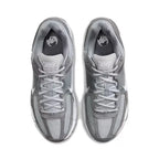 Zapatillas Nike Zoom Vomero 5 - Gris y blanco