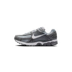 Zapatillas Nike Zoom Vomero 5 - Gris y blanco