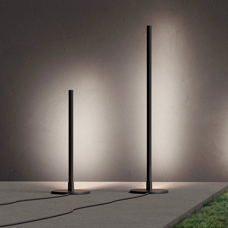 Stem - Solar Street Lamp - Aluminum - Black