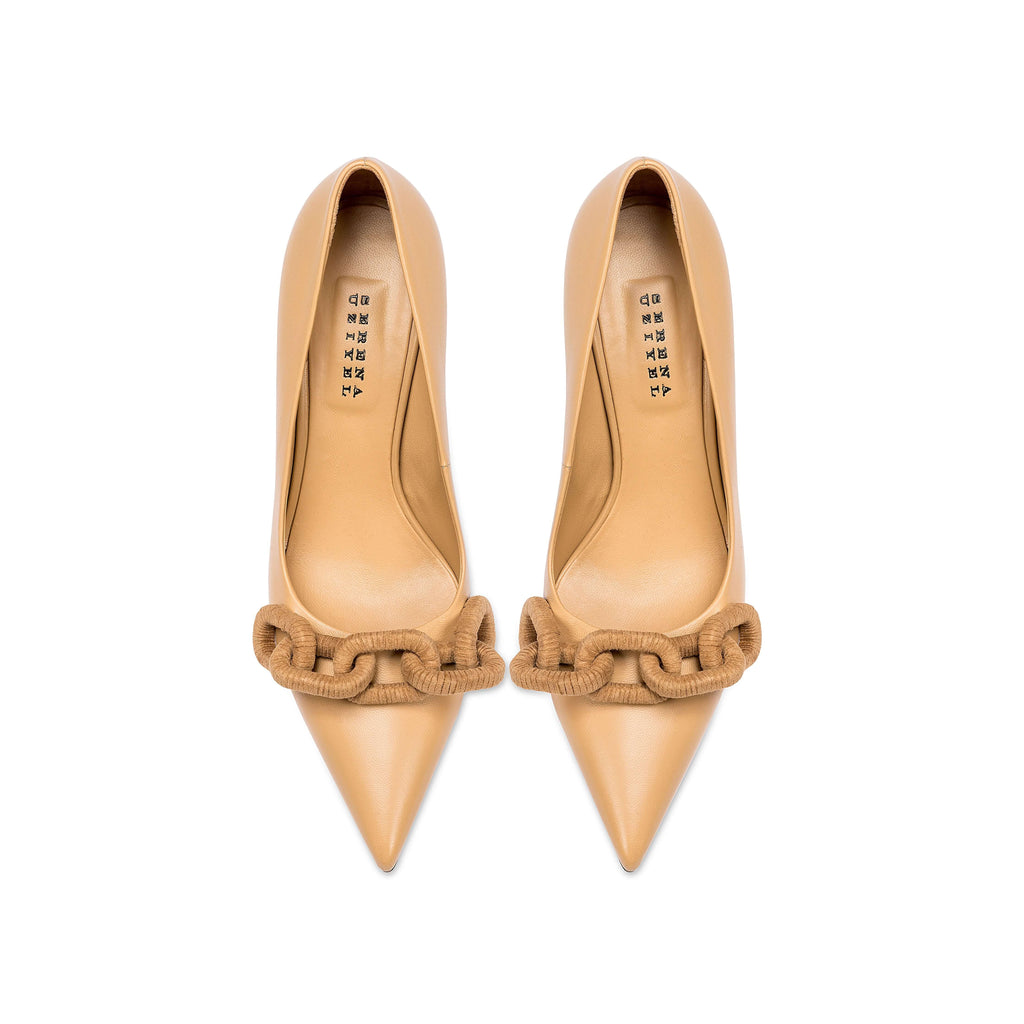 Catena beige high-heel pump featuring smooth leather and signature chain detail, crafted in Italy.