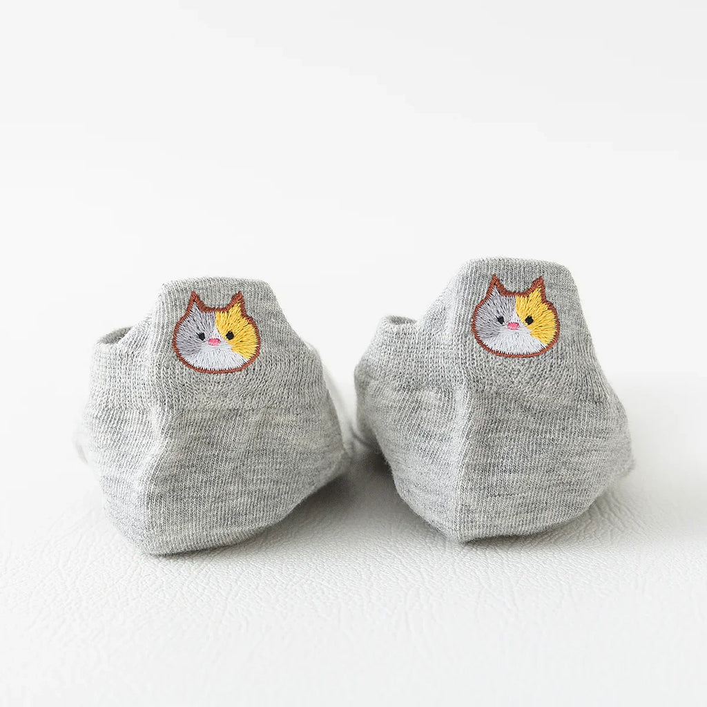 Chaussettes grises en coton à languette chat pour femme | Chaussettes confortables et élégantes | Idéales pour le quotidien ou les occasions spéciales | Disponibles en plusieurs couleurs et tailles