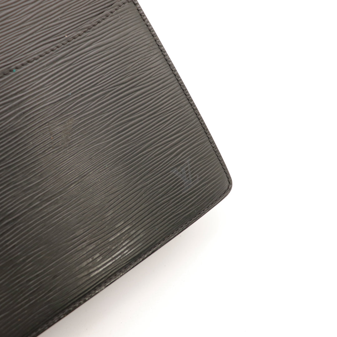 La Pochette Épi Noir Louis Vuitton