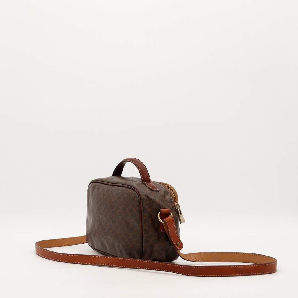 La Trousse De Toilette Céline Bandoulière Macadam