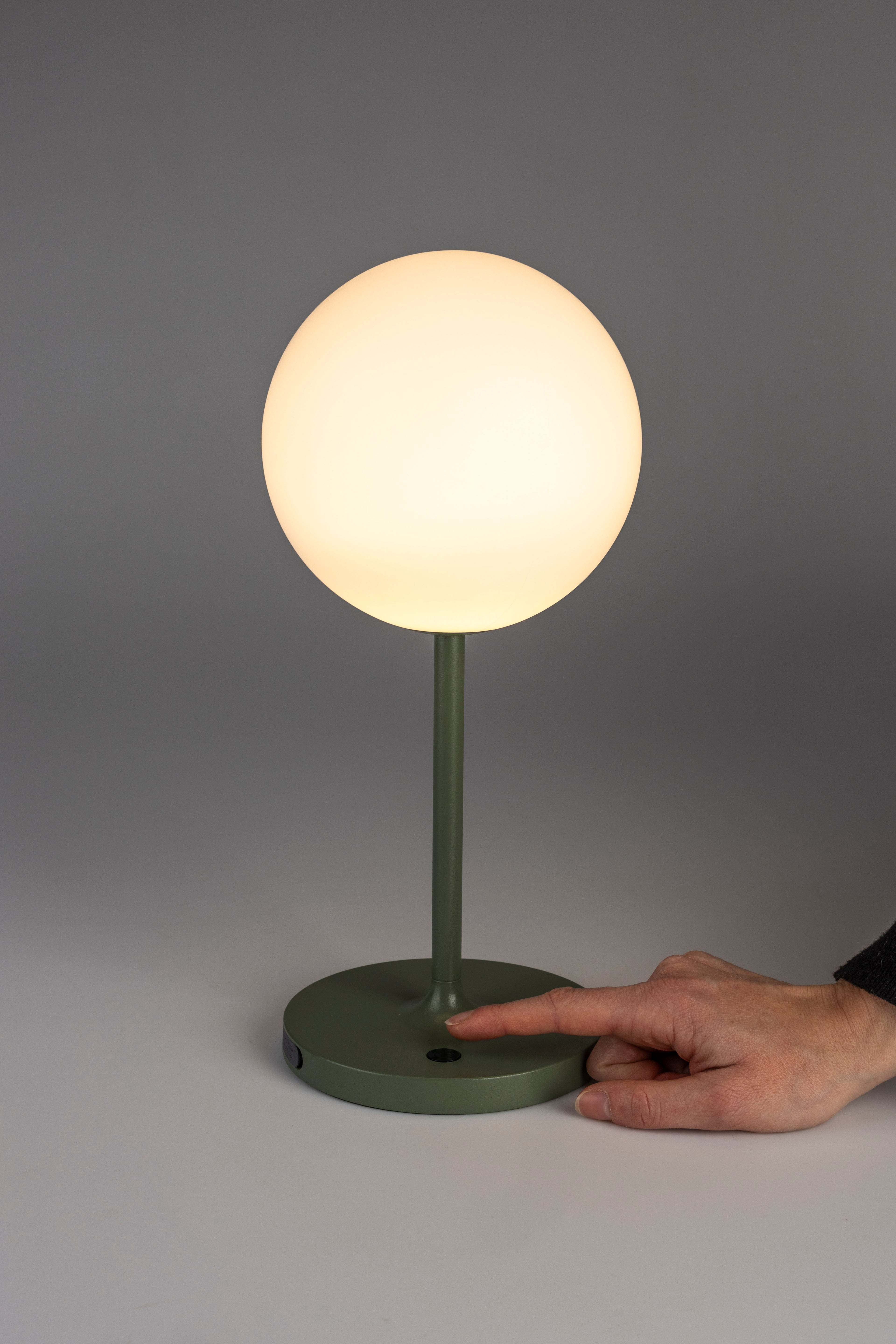 Hub - Lámpara de Mesa - Plástico Polipropileno - Verde