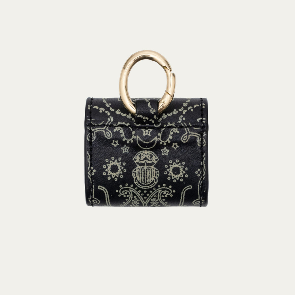 Estuche Jamie Airpod Estampado de bandana de cuero negro