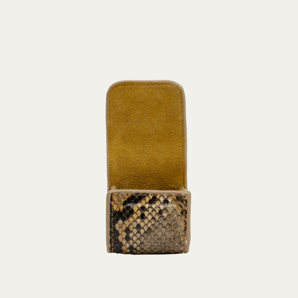 Funda para Airpod del desierto de Jamie Python