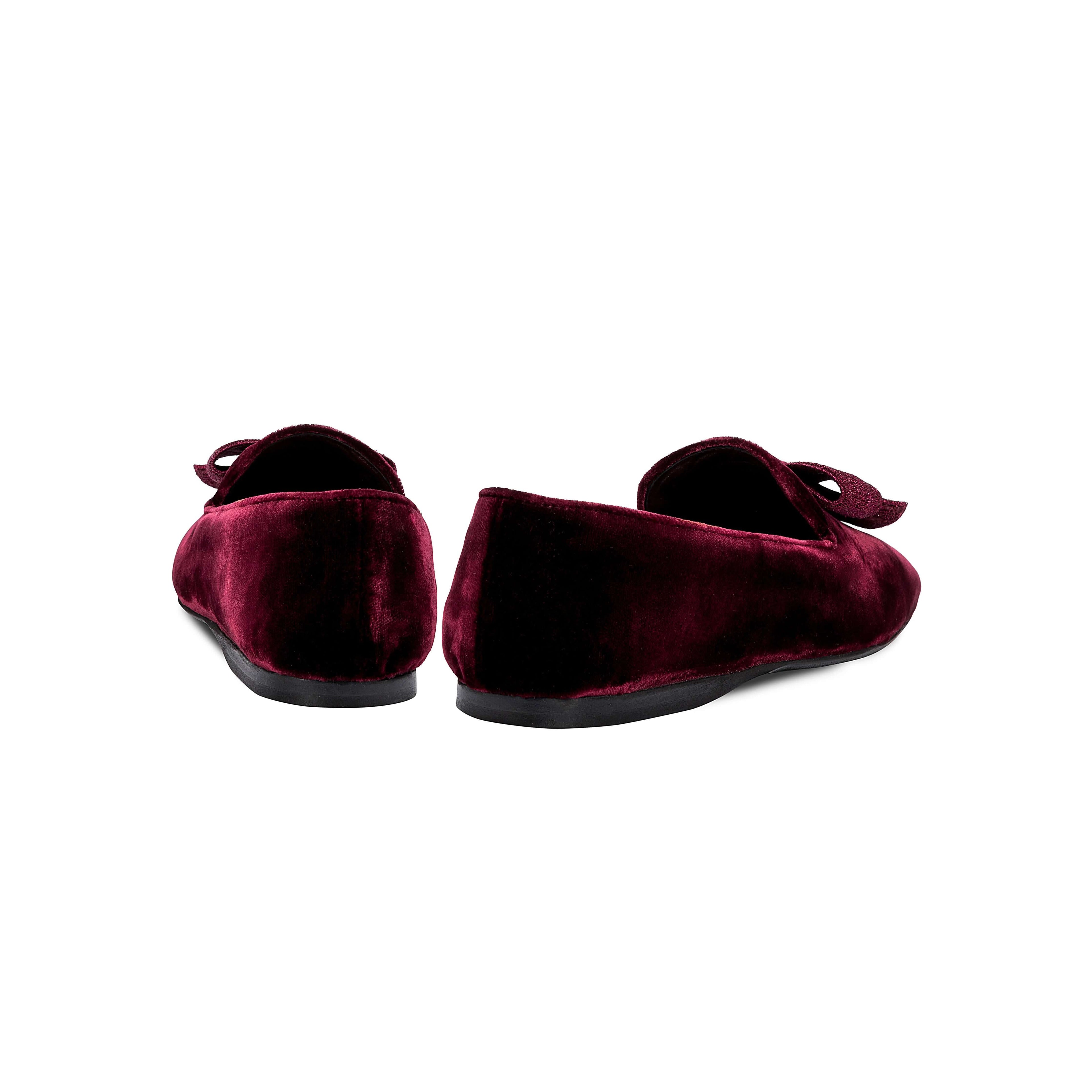 Back view of Fiocco Burgundy Flat Moccasins with velvet finish and embroidered bow, showcasing chic autumn style.