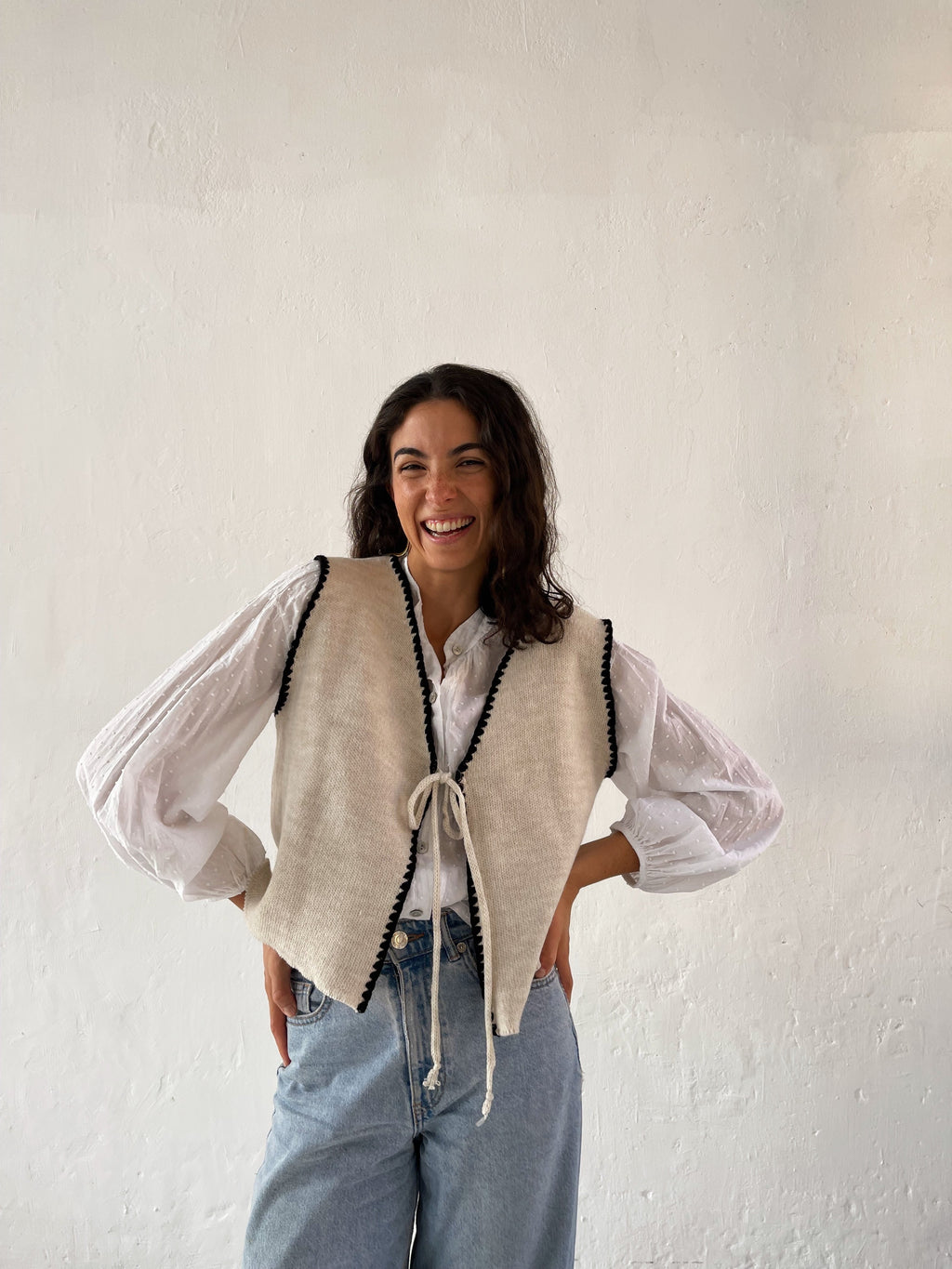 Chaleco En Punto Beige Y Marino