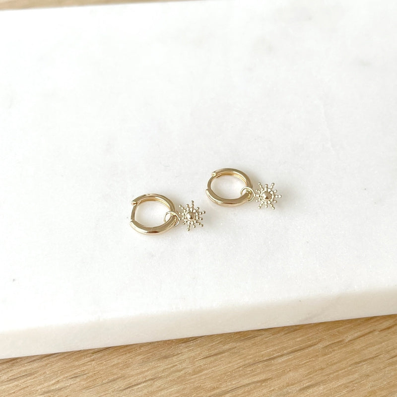 Mini créoles "Soleil" plaqué or-Instants Plaisirs • Bijoux-Instants Plaisirs • Bijoux