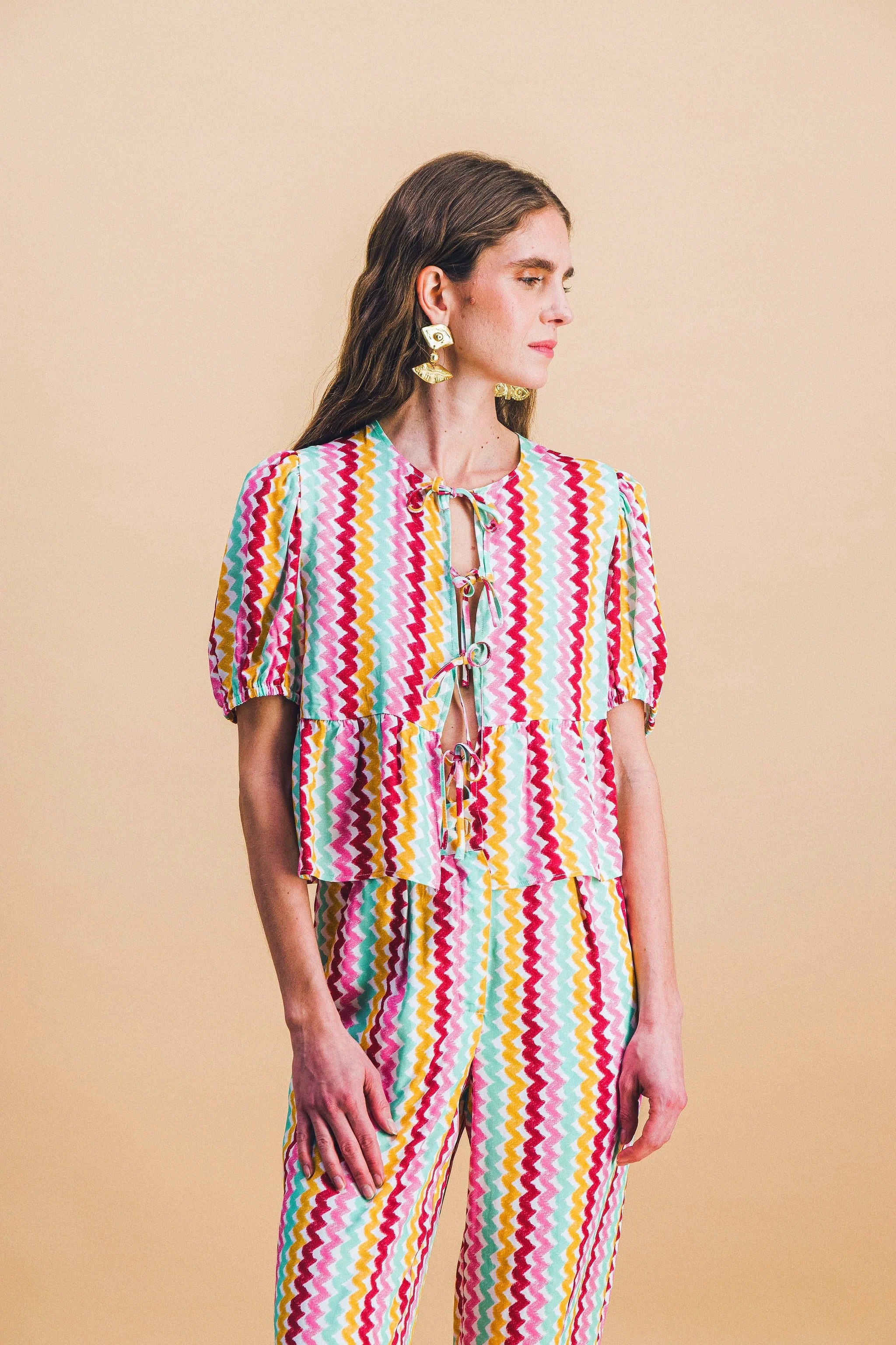 Conjunto Top Aimée + Pantalón Tilda Orphism Lines Arco Iris
