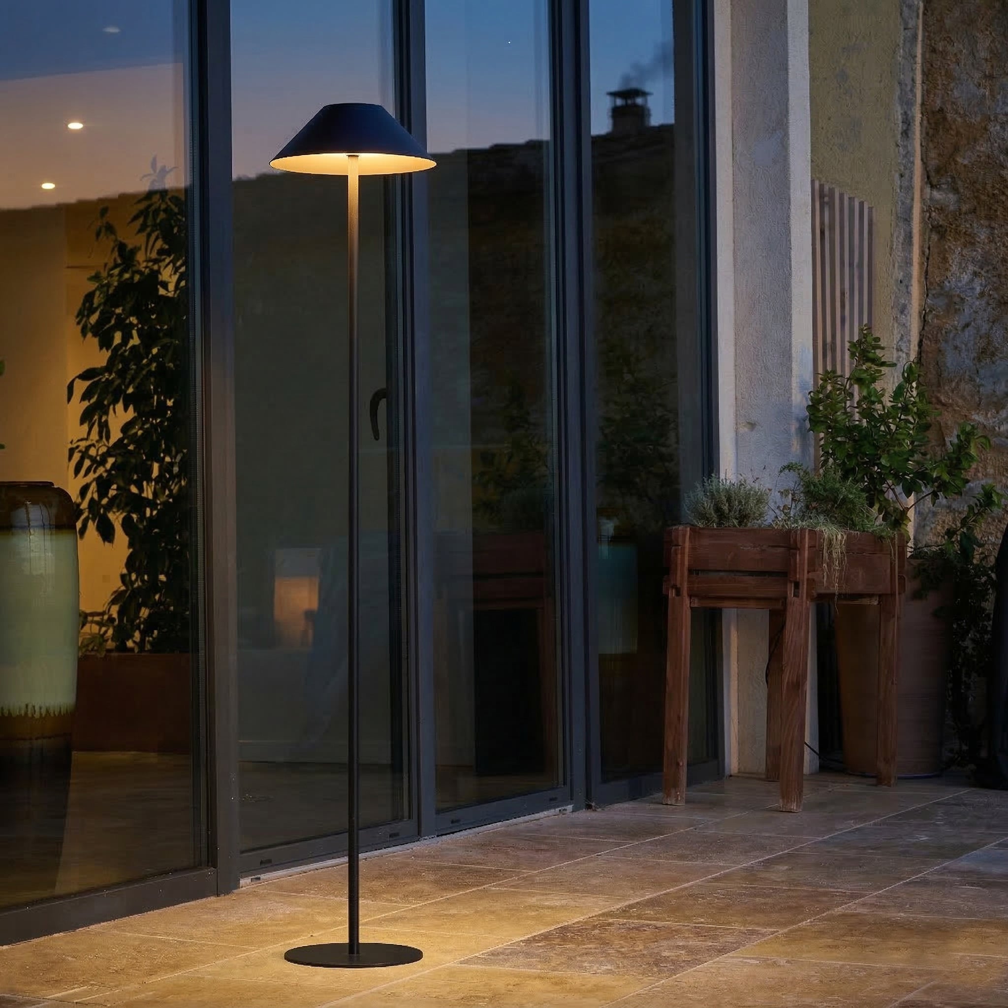 Nerio - Lampadaire Solaire - Acier - Noir