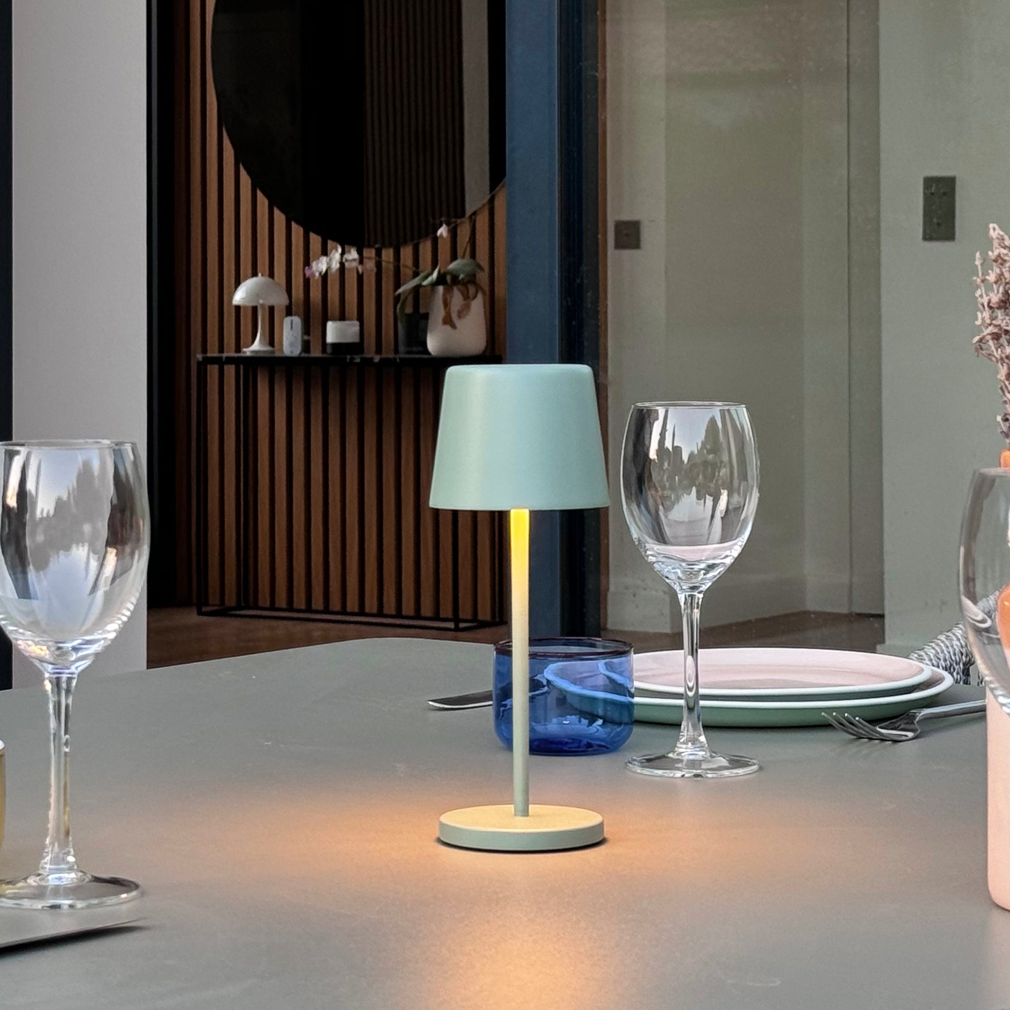 Kelly Mini - Lámpara de mesa inalámbrica - Acero - Verde