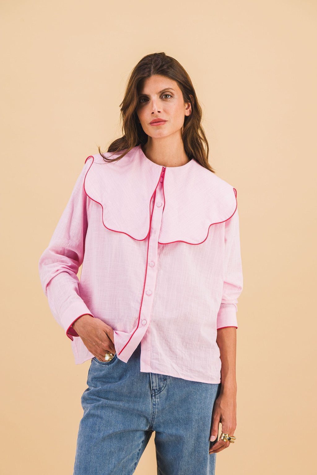 Camisa rosa bebé con cuello