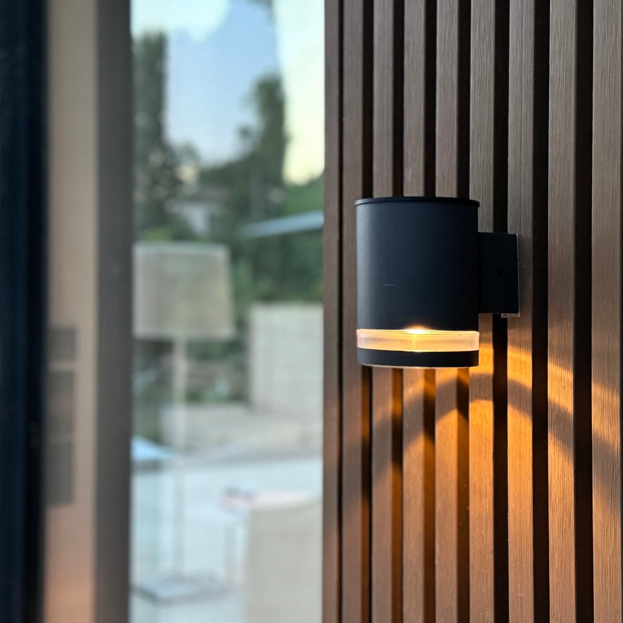 Helio - Applique Solaire Décorative - Acier - Noir