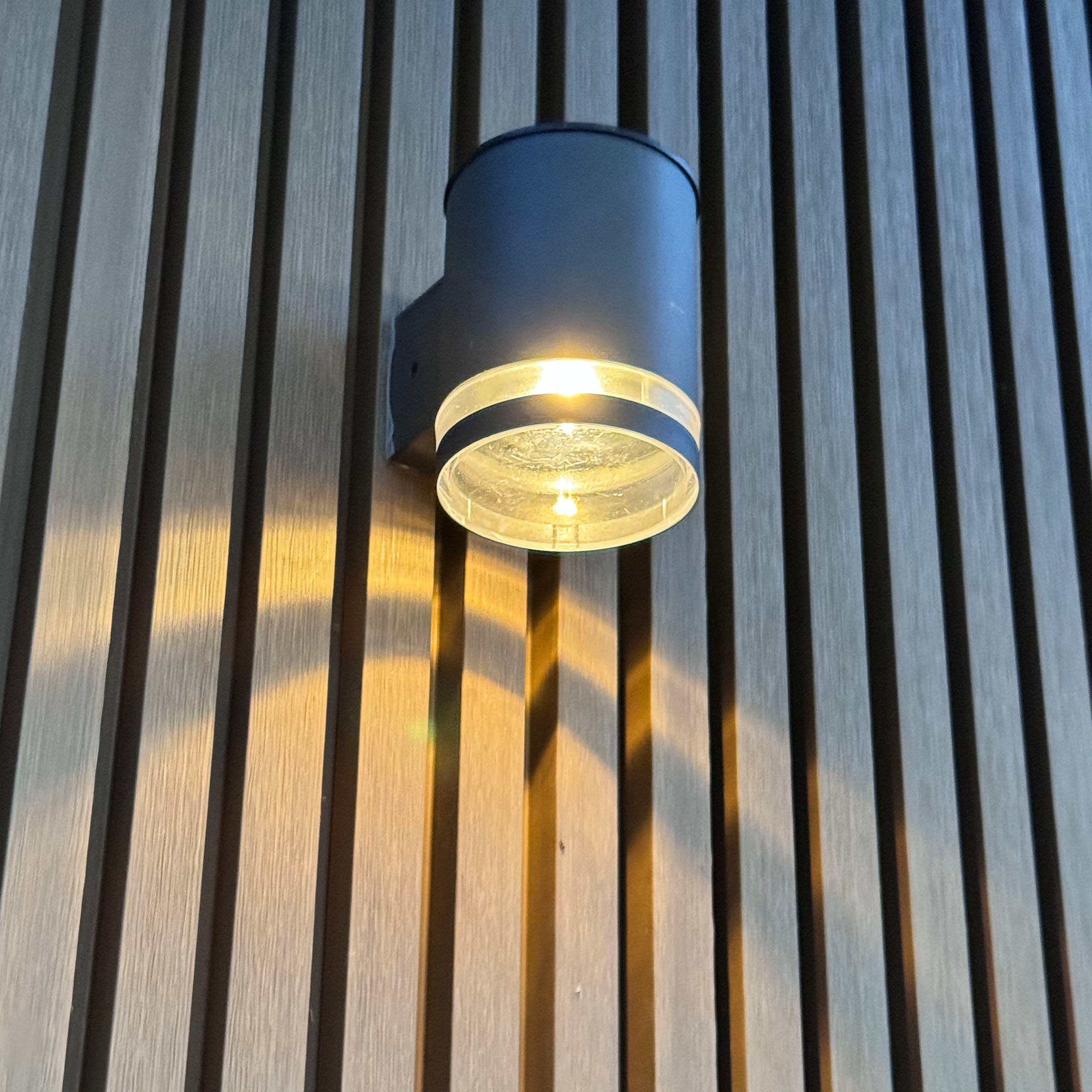 Helio - Applique Solaire Décorative - Acier - Noir