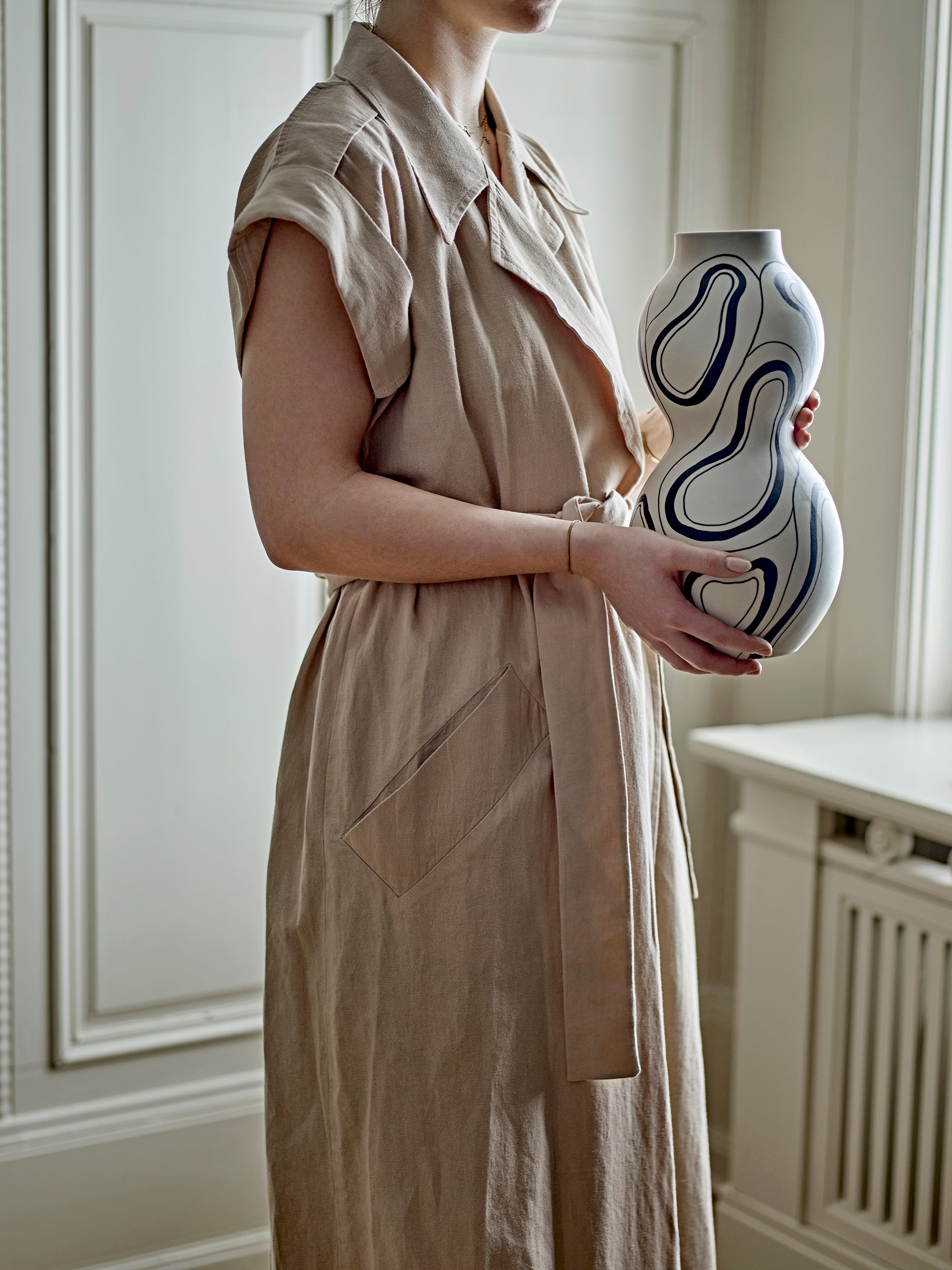 Nicola - Vase - Black - Stoneware