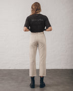 Los vaqueros cortos beige