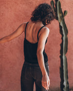 Top sin mangas de punto negro The Black Loose Jeans Mexico Guindi - Foto del producto