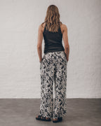 Los pantalones fluidos dálmata