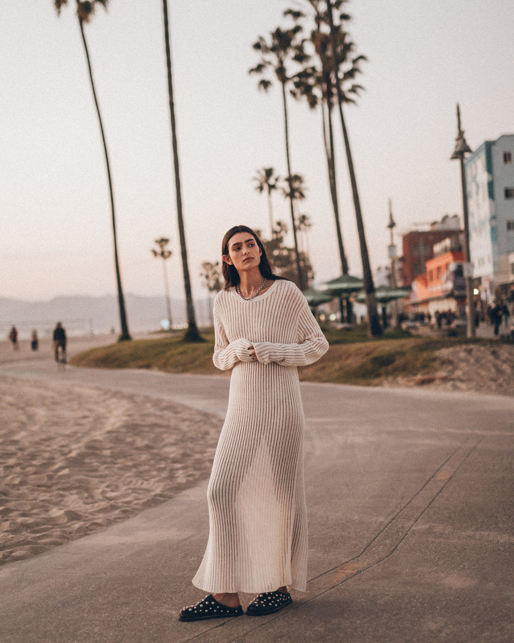 Robe The White Open