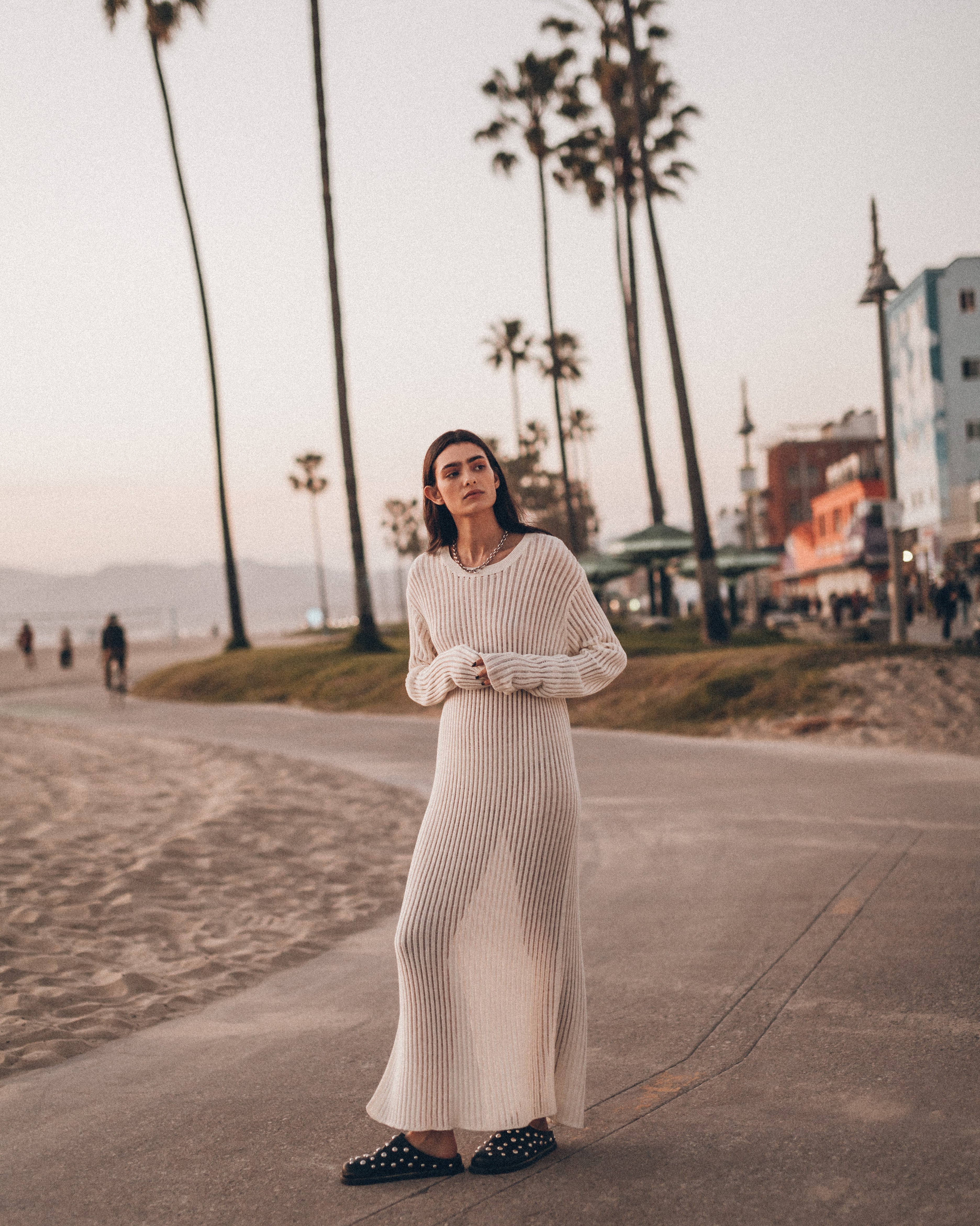 Robe The White Open