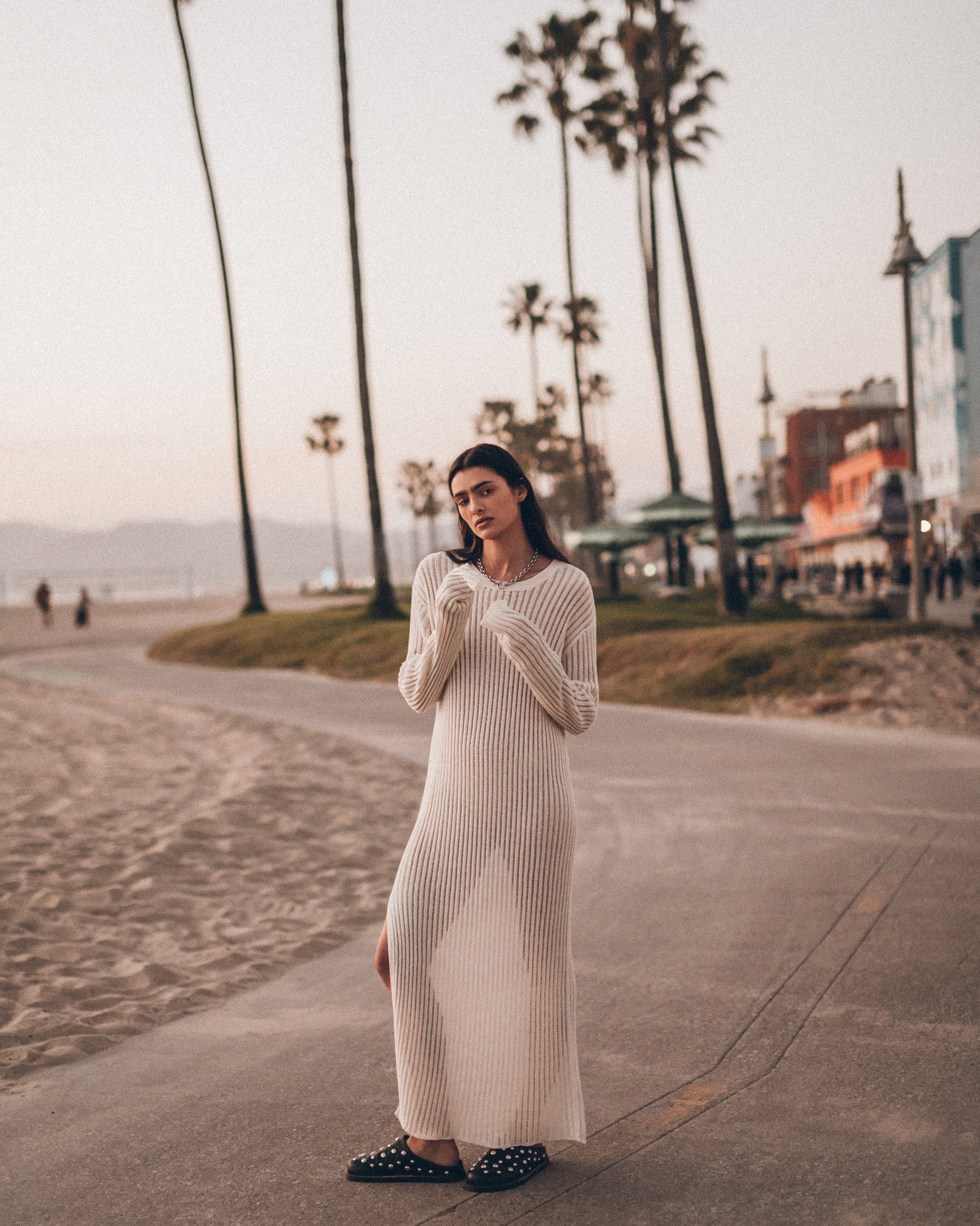Robe The White Open