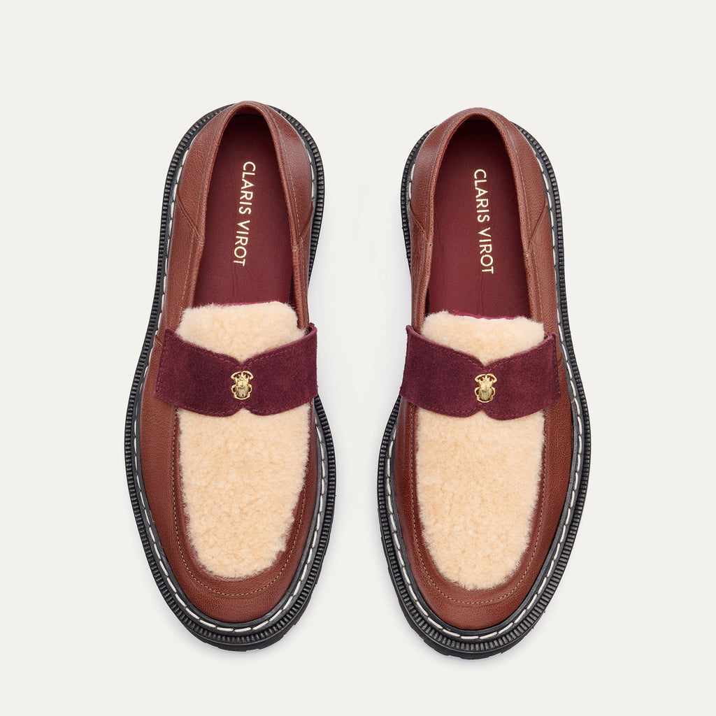 Mocasín Mia de piel corteza y borreguito color crema