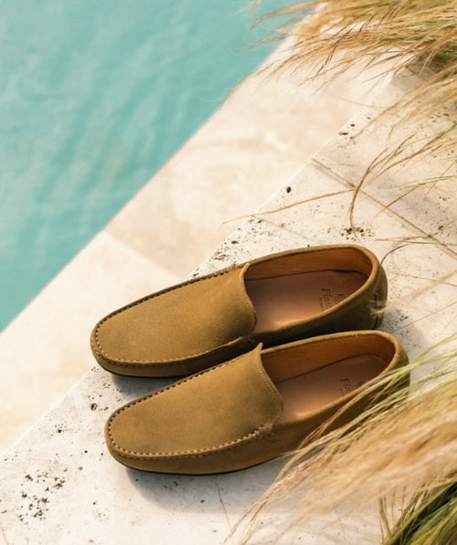 s/files/1/0898/2354/3633/files/mocassin-dandy-veau-velours-kaki.jpg_v_15728651998872-2_84f0e976-2f42-410e-9758-c1137289004a.jpg?v=1745537081