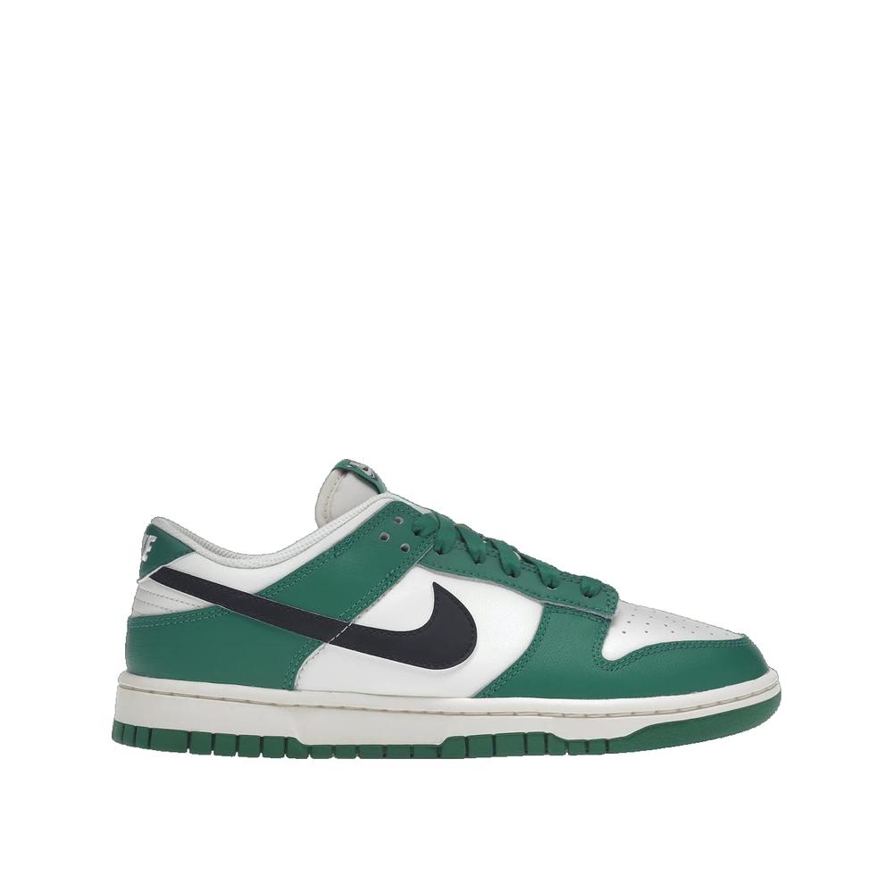 Dunk Low Retro SE Sneakers - Beige