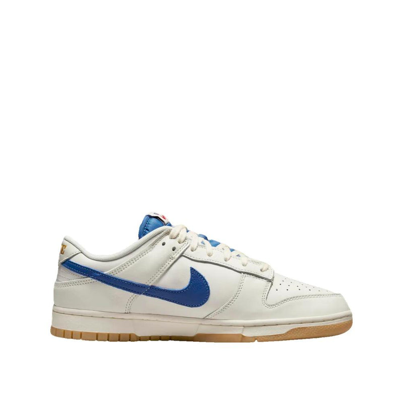 Dunk Low SE Sneakers - White - Adult - White - Adult