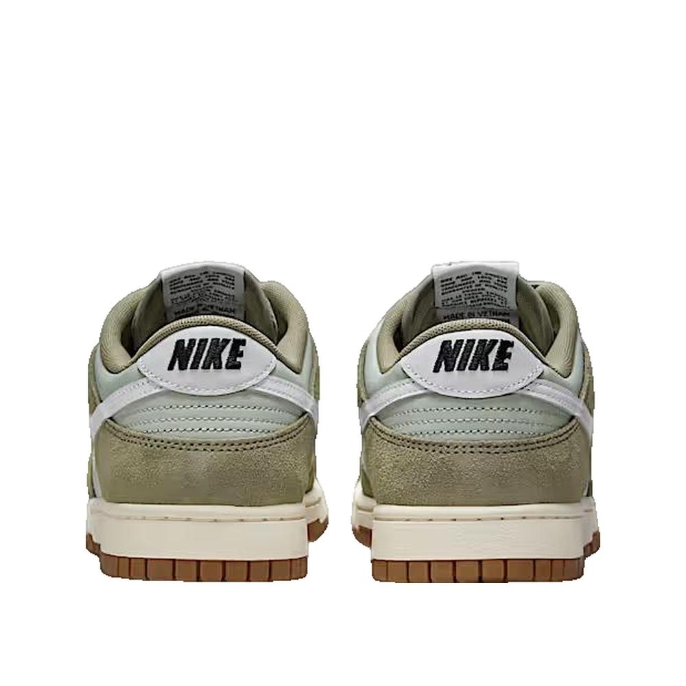 Dunk Low Retro SE Trainers - Silver