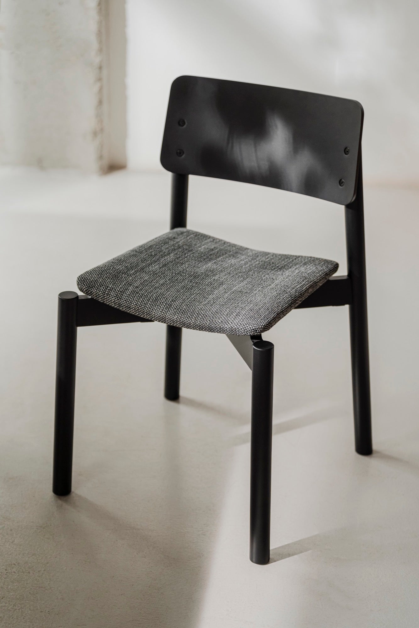 Wem Padded Chair - Vulcano Black