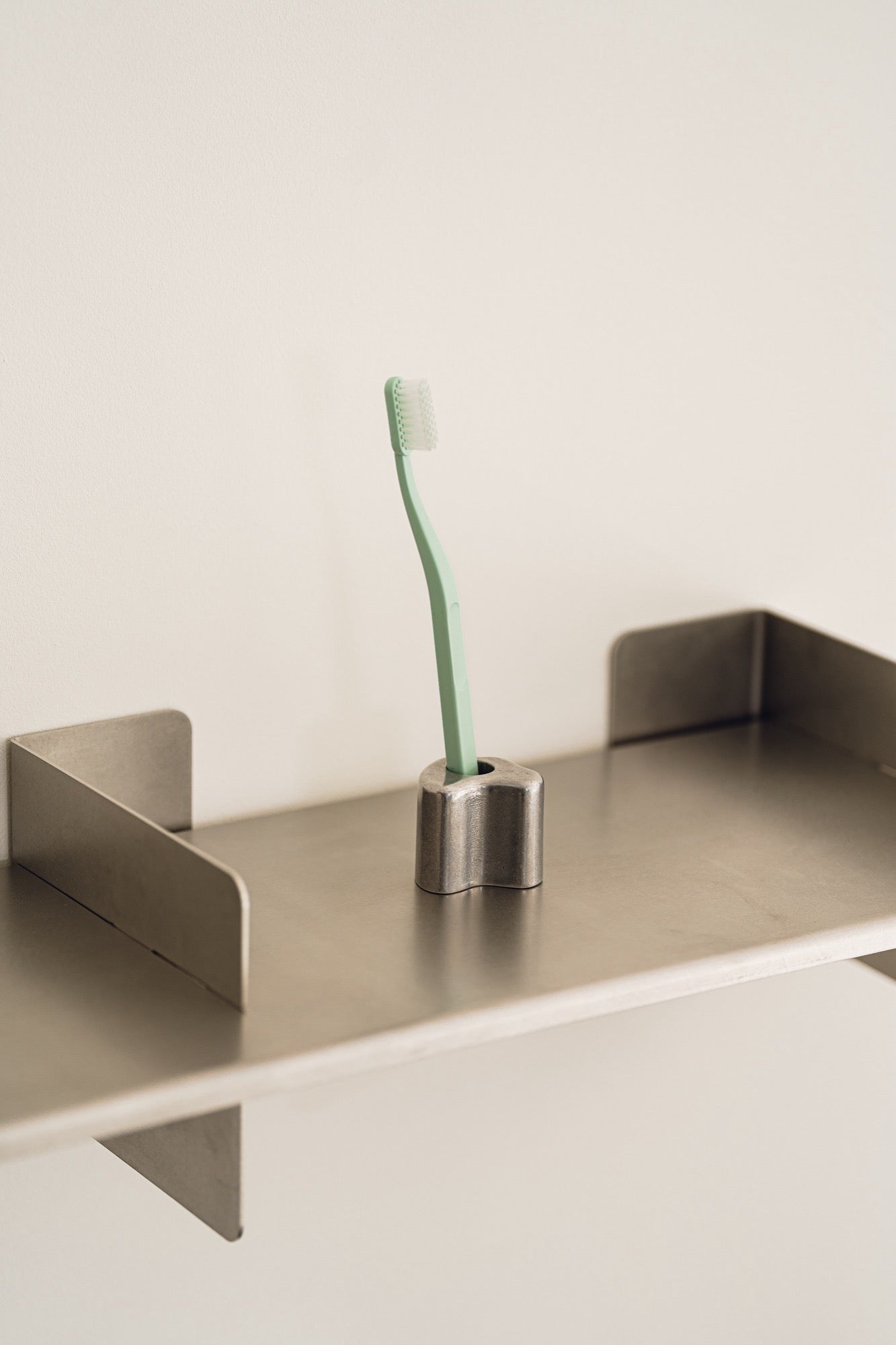 Toothbrush Holder Mis - Raw Aluminium
