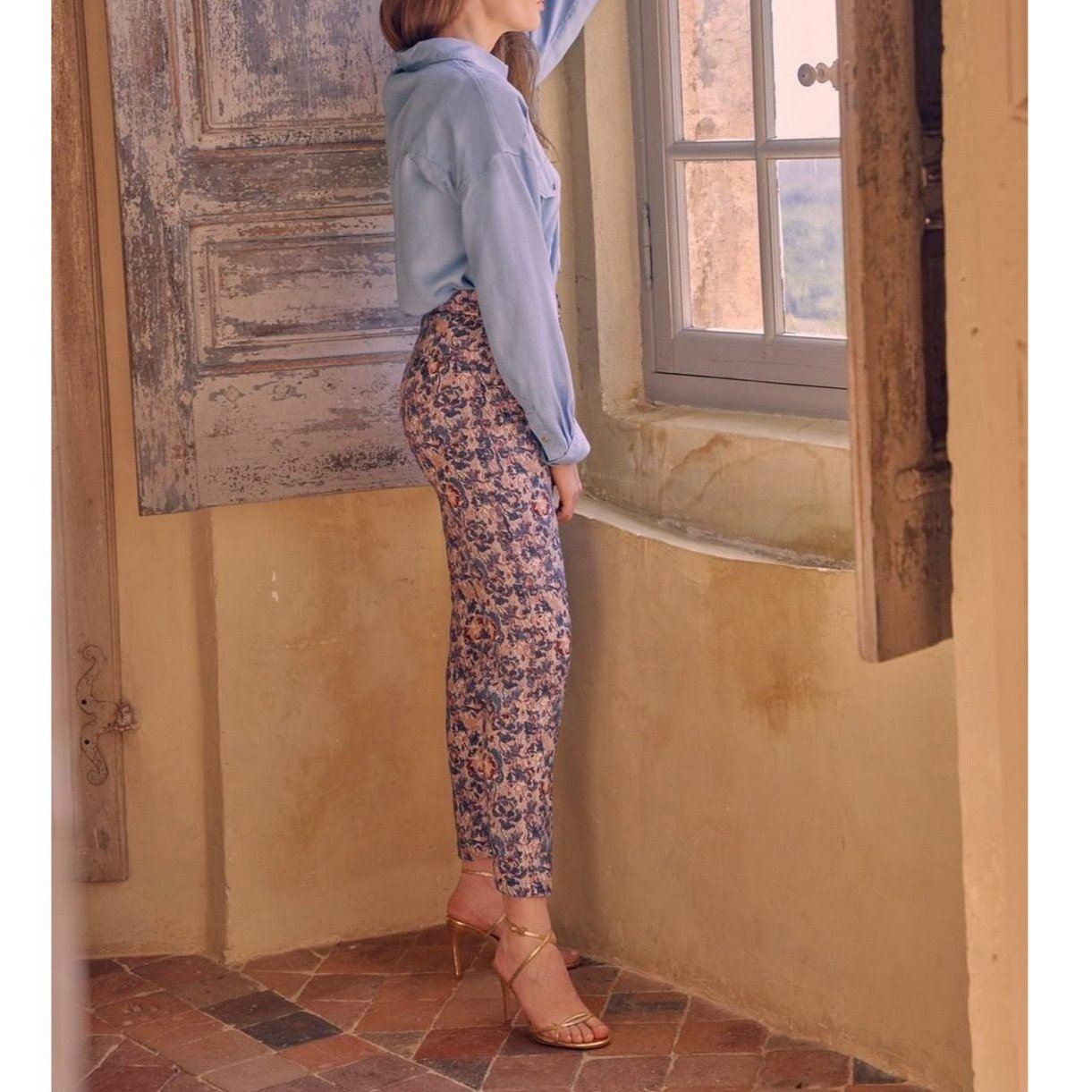 Pantalón Chino Sandy Highwaist Cropped Fancy - Vintage Garden - Mujer